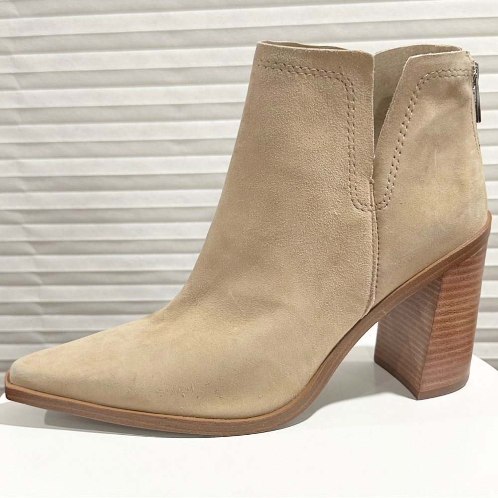 🌸VINCE CAMUTO🌸 Welland Block Heel Ankle Booties Size: 10M